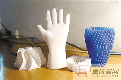 他们是开明父母 虽担心影响学习,但默默保护孩子爱好