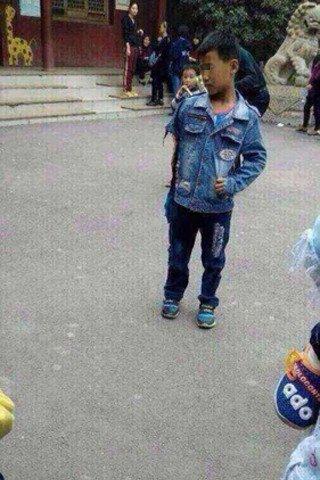 9岁男童右臂被黑熊咬掉 园方无人去医院看望(图)