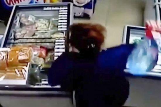 ����˹Ů�Ӿ�5��װ��Ȫˮ����2����ǹ��ͽ