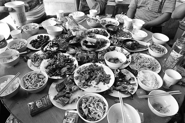 ����Ǯ�ɹ�н����ظ��� ÿ�껨ȥ���ĸ��¹���