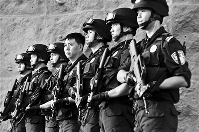 ���������֡����־�Ӣ������ �����񾯾�����һ��