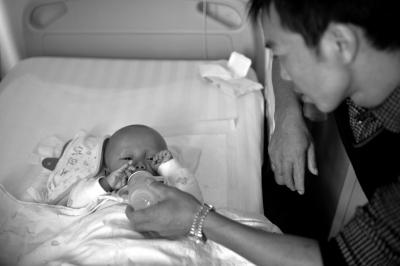 ���š��漣�������������� �ڳ����н�����ĸ˫��