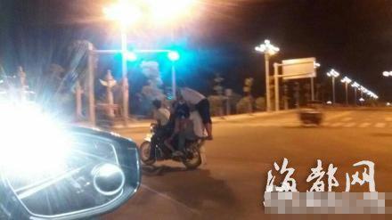 С����Ħ����5����Ů ʱ��50���ﾪ�մ̼�(ͼ) 